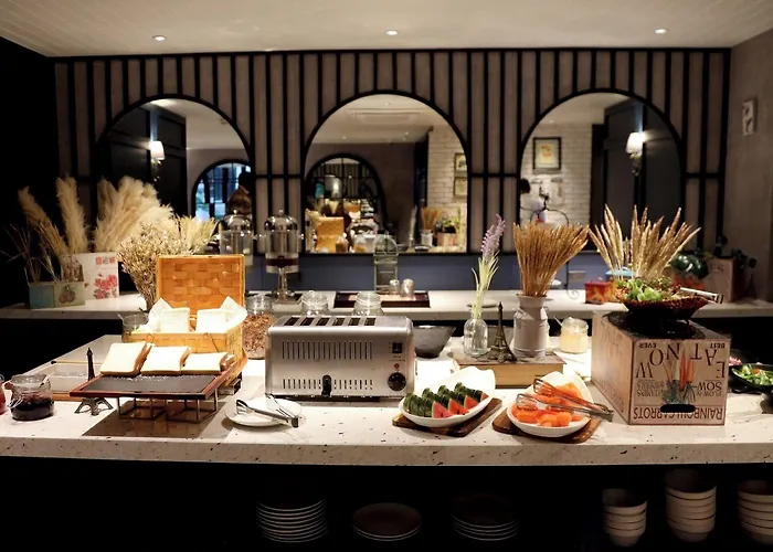 The Quartier Phrom Phong Thonglor By Compass