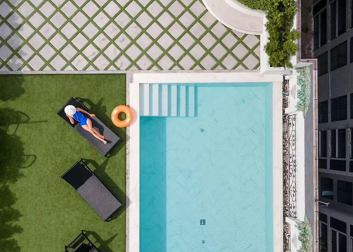 The Quartier Phrom Phong Thonglor By Compass מלון