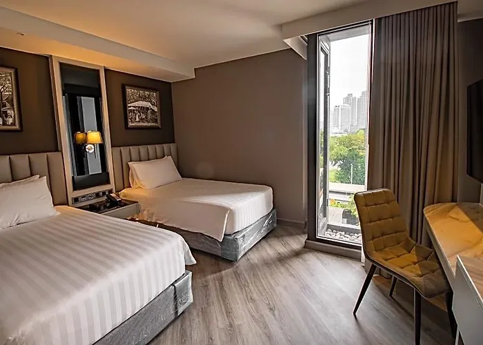 The Quartier Phrom Phong Thonglor By Compass
