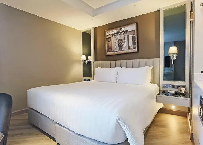 The Quartier Phrom Phong Thonglor By Compass